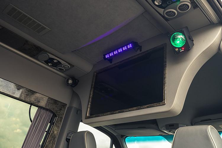 partybus is altijd met tv